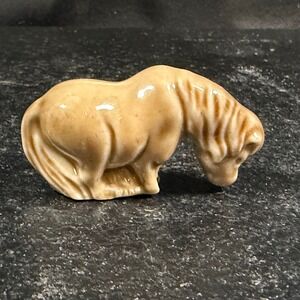 Wade Whimsies Red Rose Tea Pony Horse Figurine Ceramic Tan Glaze England Vintage